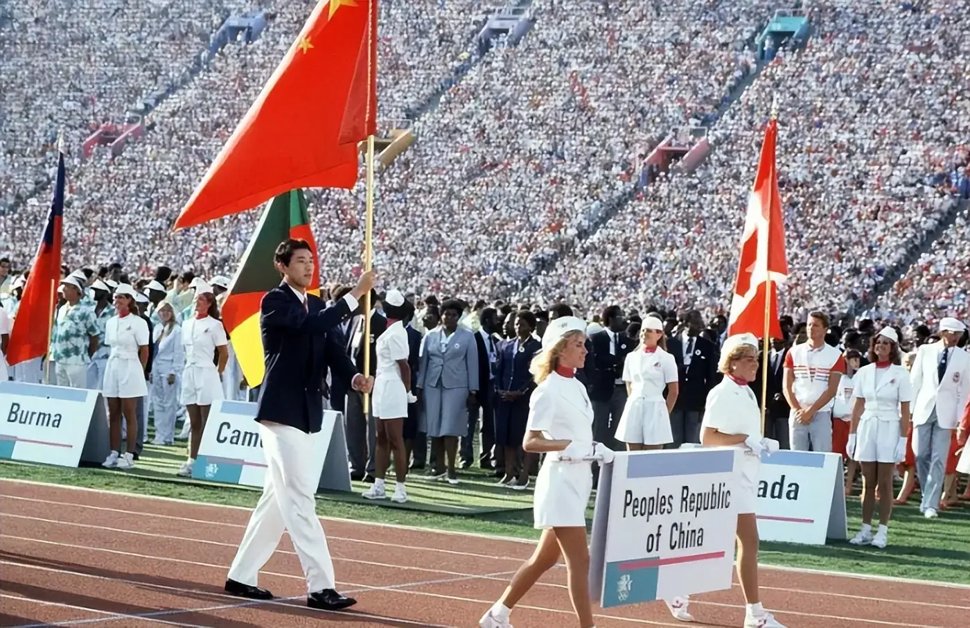 2024年巴黎奥运会将至，中国代表团旗手人选未公布，马龙有望打破历史规律吗？