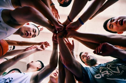 泰勒篮球教学_泰勒篮球技巧训练_篮球泰勒技巧训练方法
